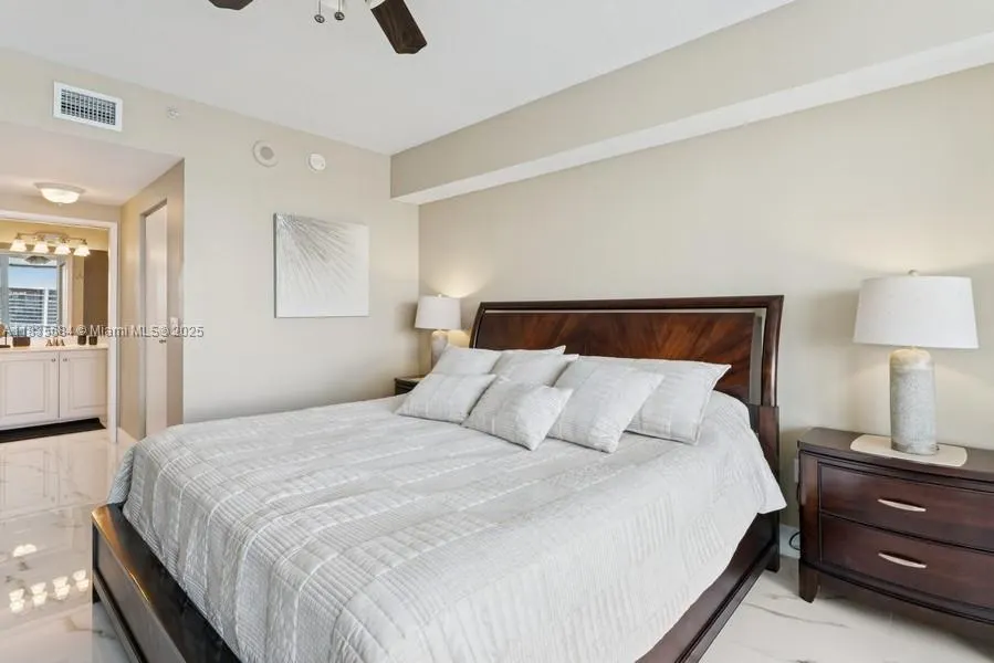 18100 N Bay Rd, #1108