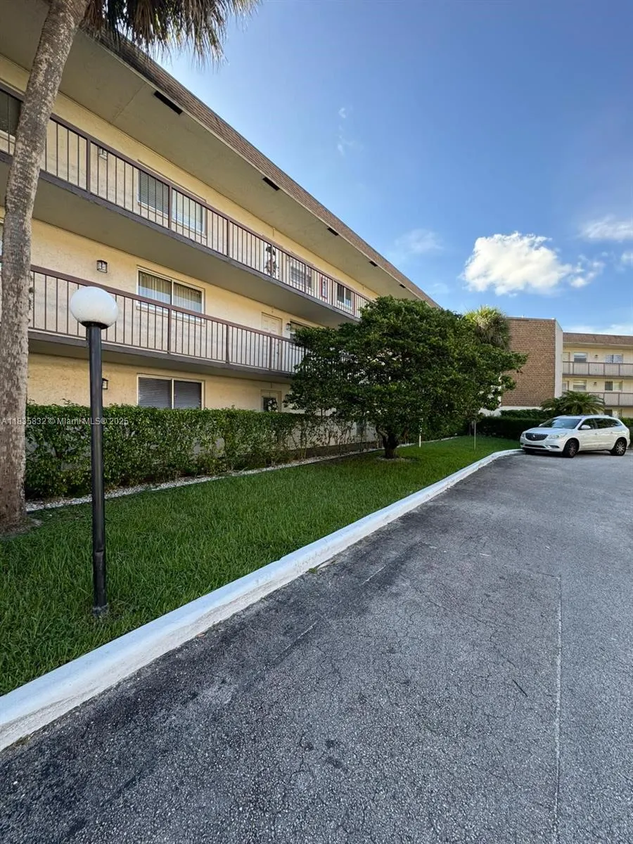 7480 NW 17th St, #103
