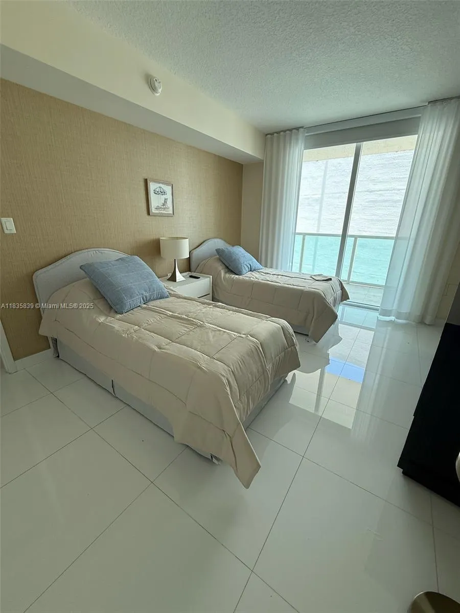 150 Sunny Isles Blvd, #1-1401