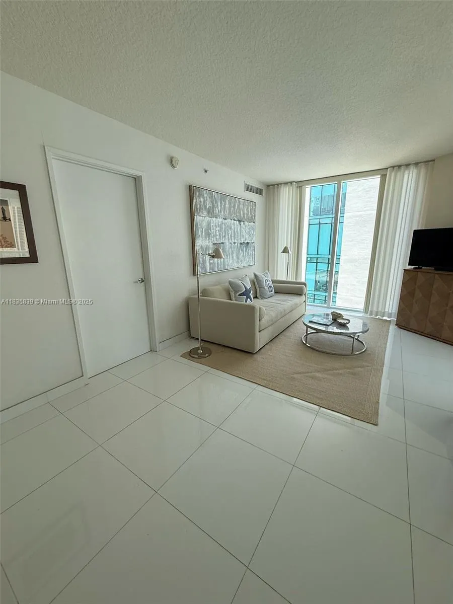 150 Sunny Isles Blvd, #1-1401