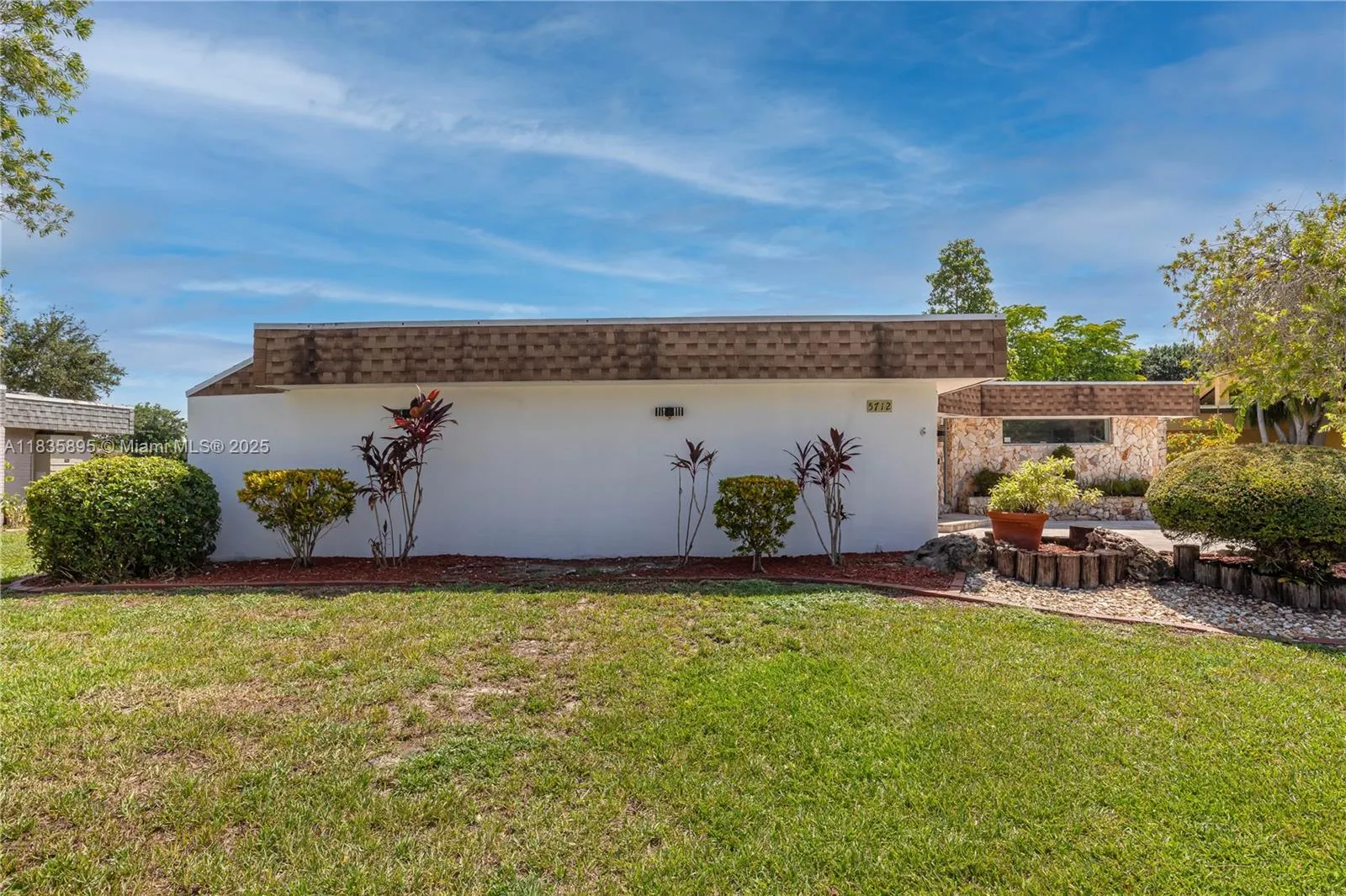 5712 White Hickory Cir