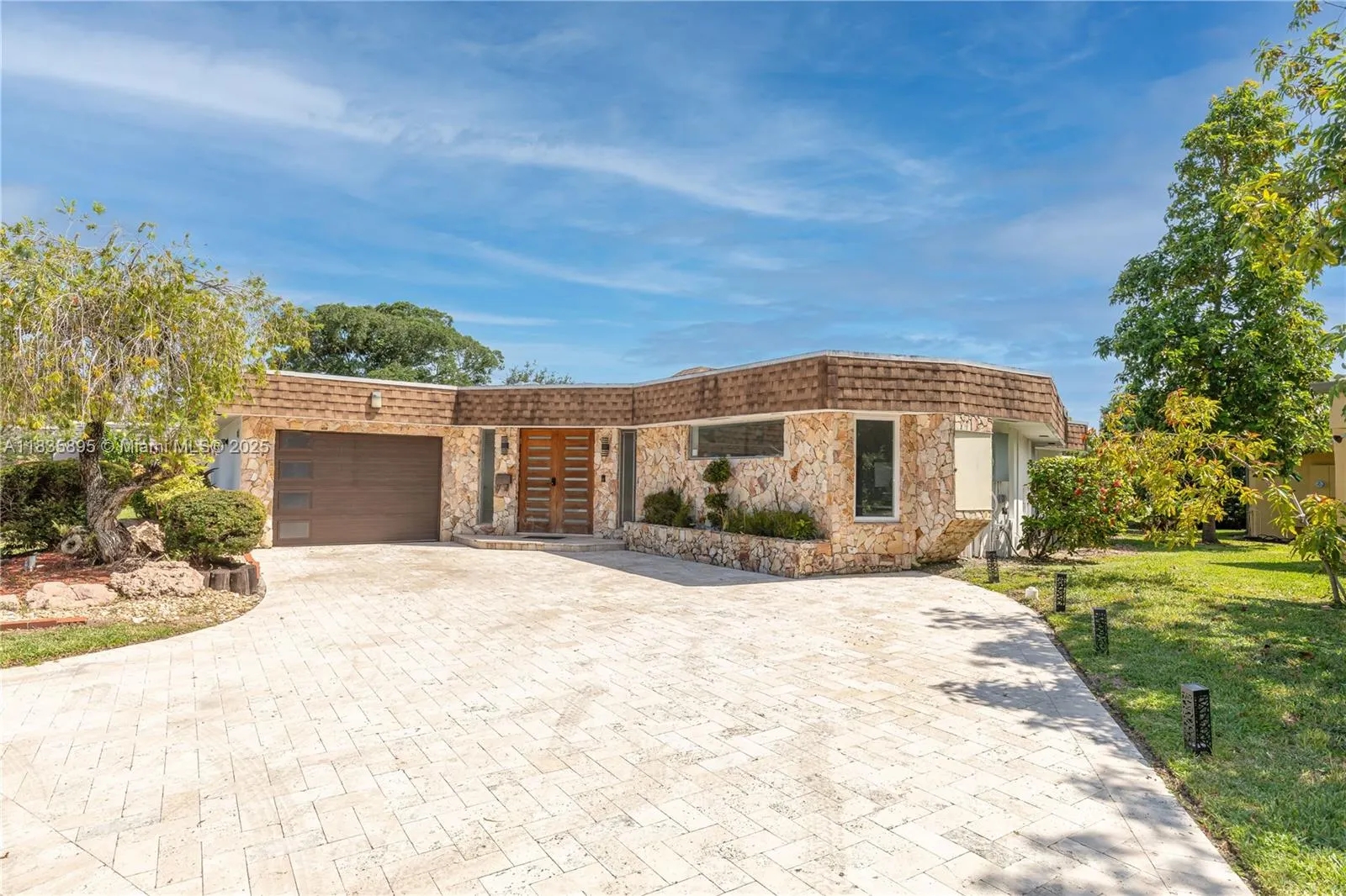 5712 White Hickory Cir