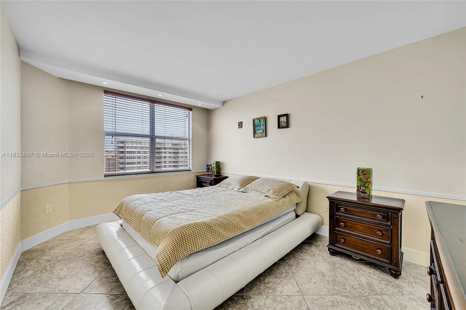 1980 S Ocean Dr, #21M