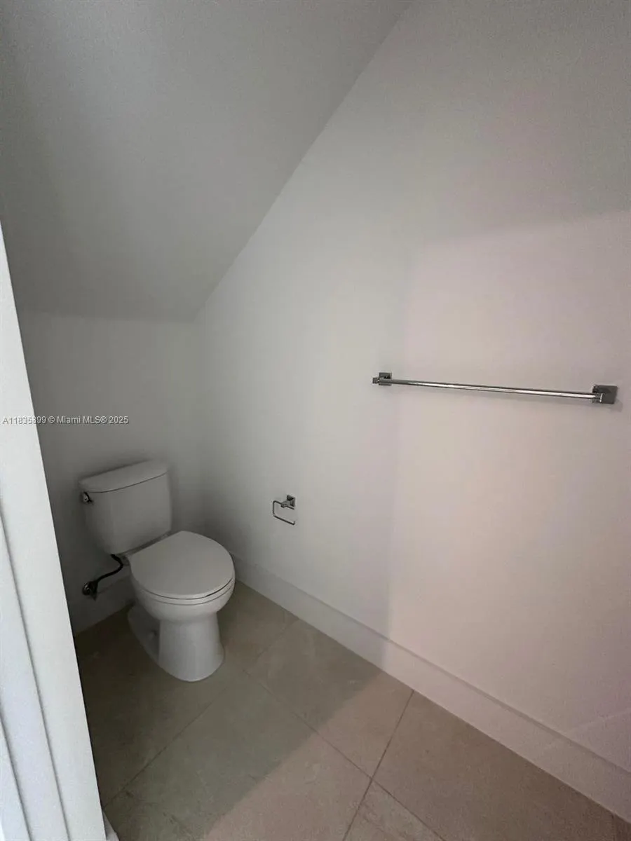 5463 W Oak Way