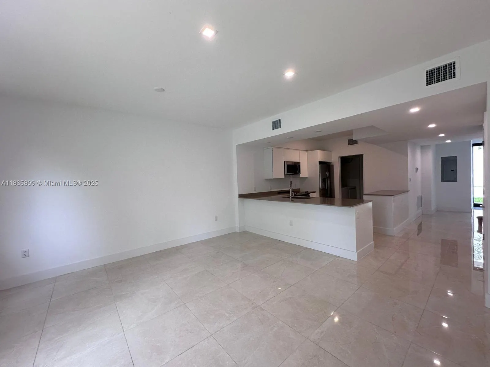 5463 W Oak Way