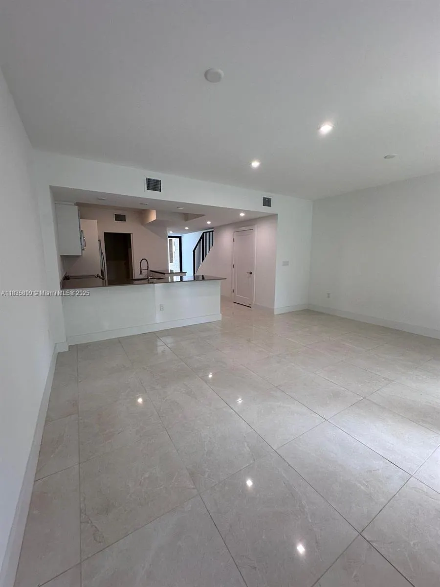 5463 W Oak Way