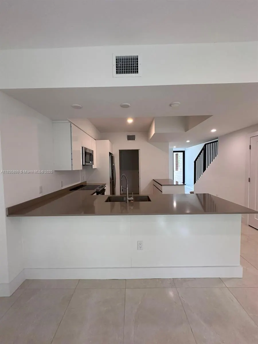 5463 W Oak Way