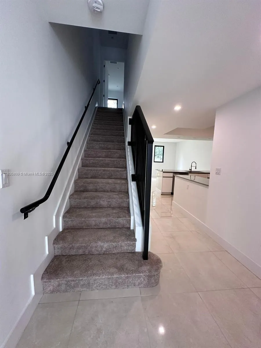 5463 W Oak Way