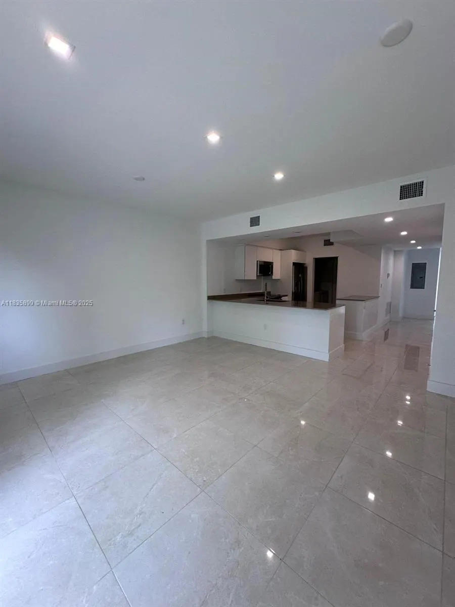 5463 W Oak Way