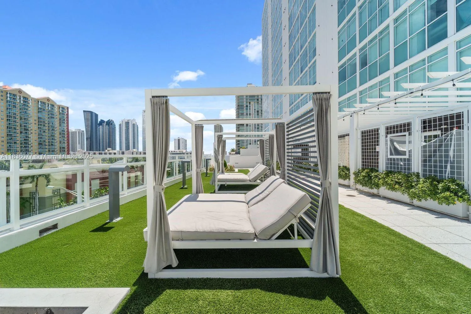 400 Sunny Isles Blvd, #616