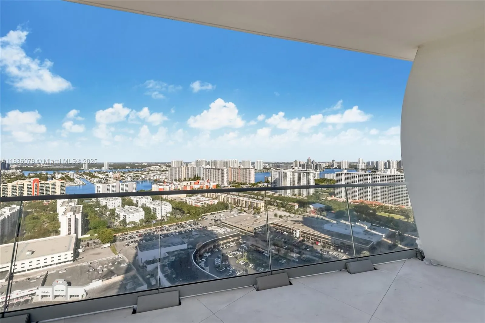 16901 Collins Ave, #2702