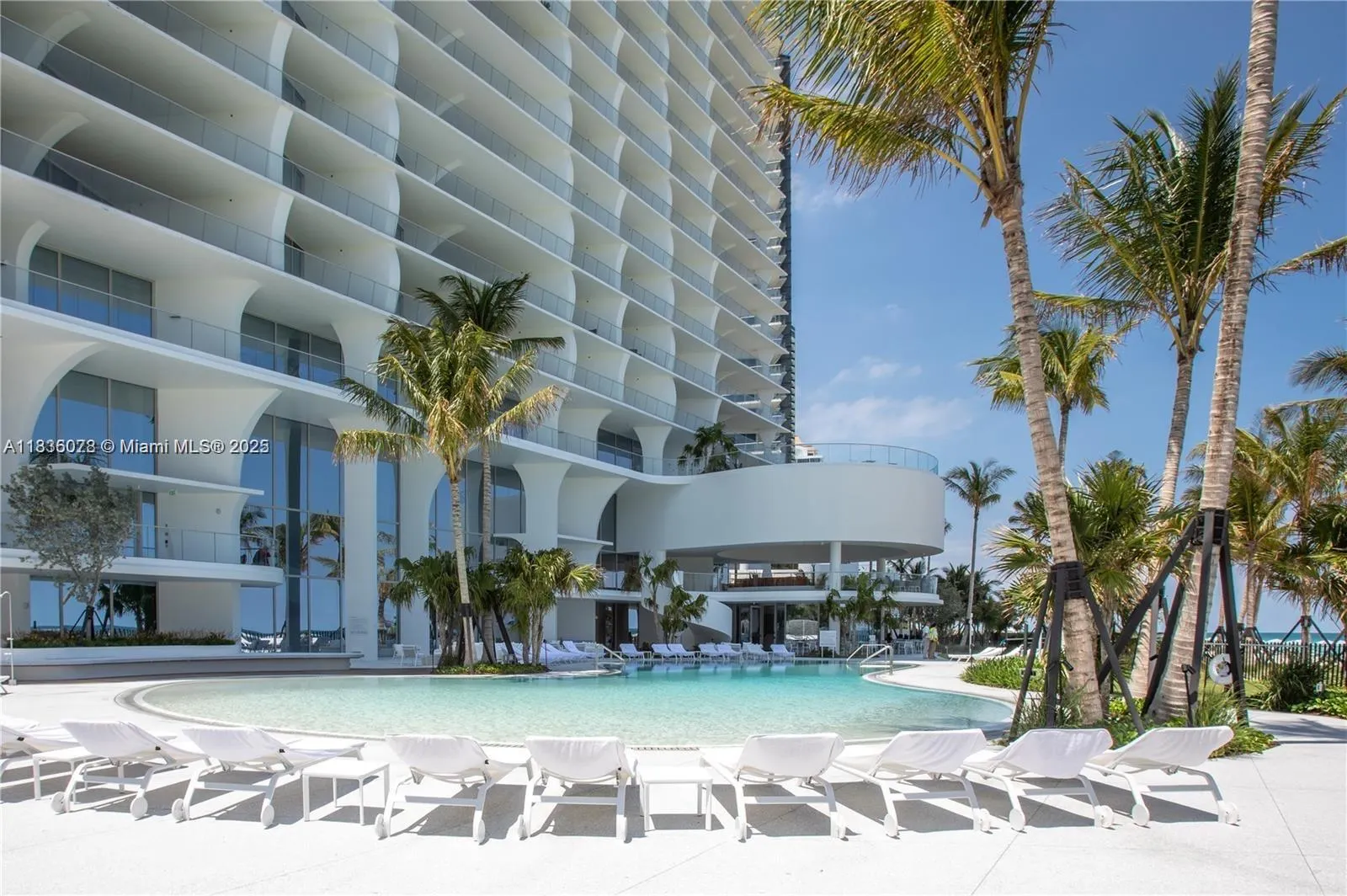 16901 Collins Ave, #2702