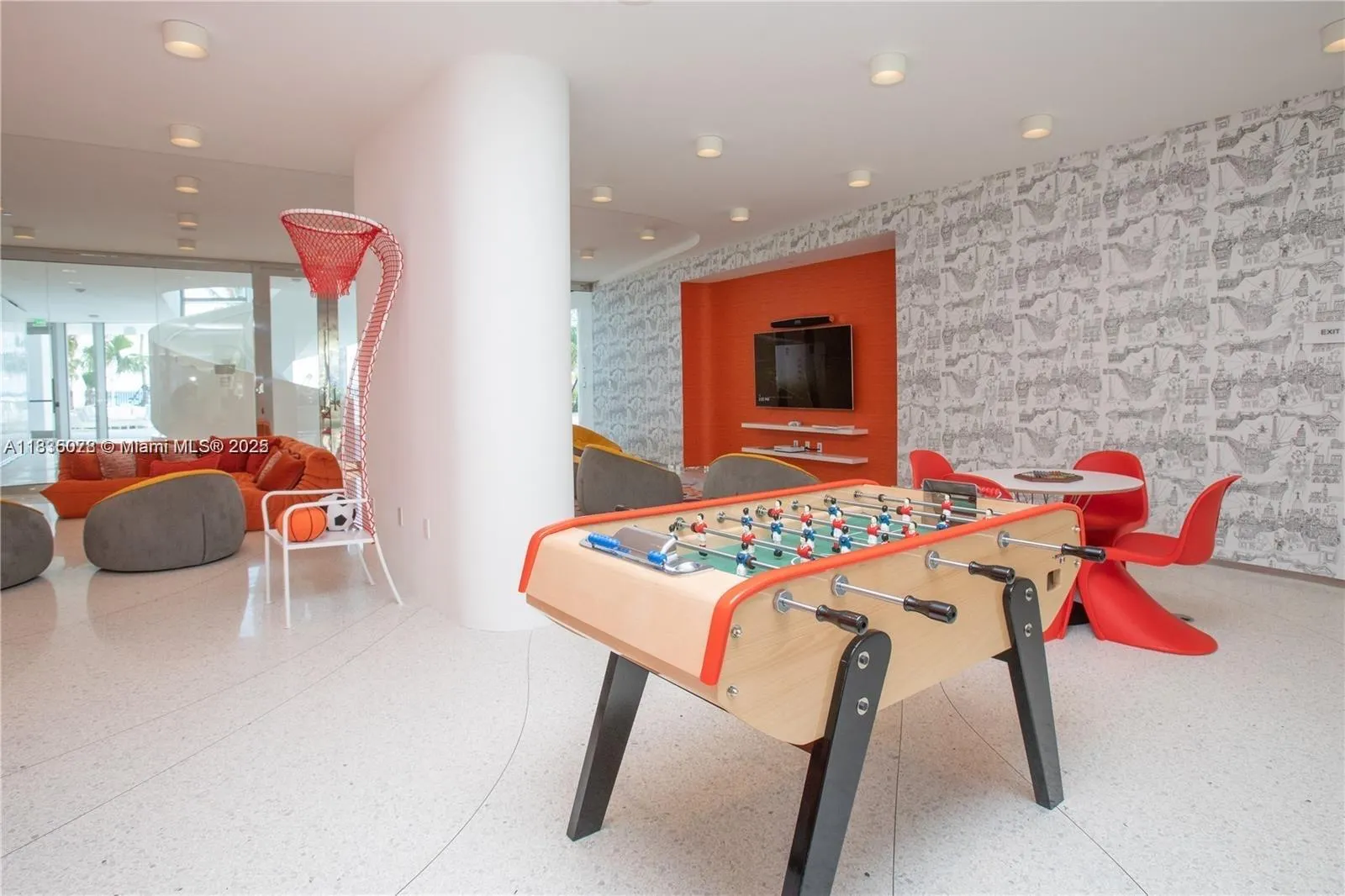 16901 Collins Ave, #2702
