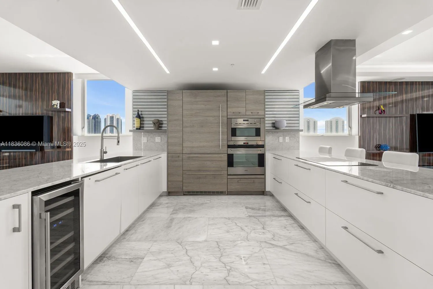 400 Sunny Isles Blvd, #2008