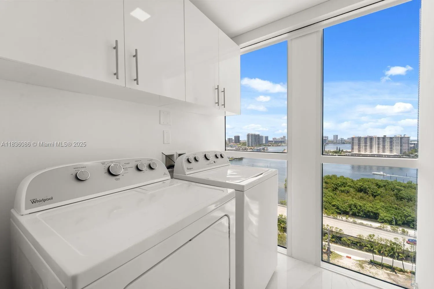 400 Sunny Isles Blvd, #2008