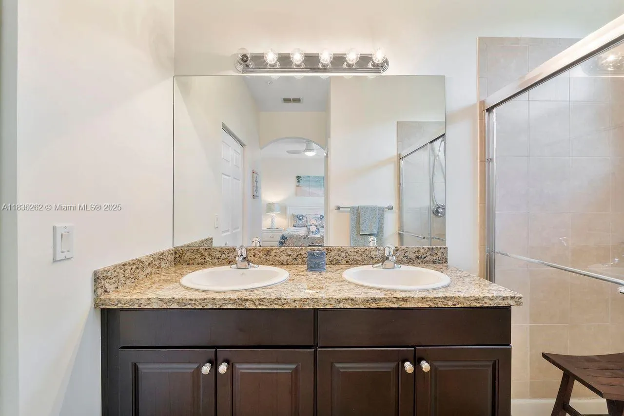 2851 W Prospect Rd, #1306