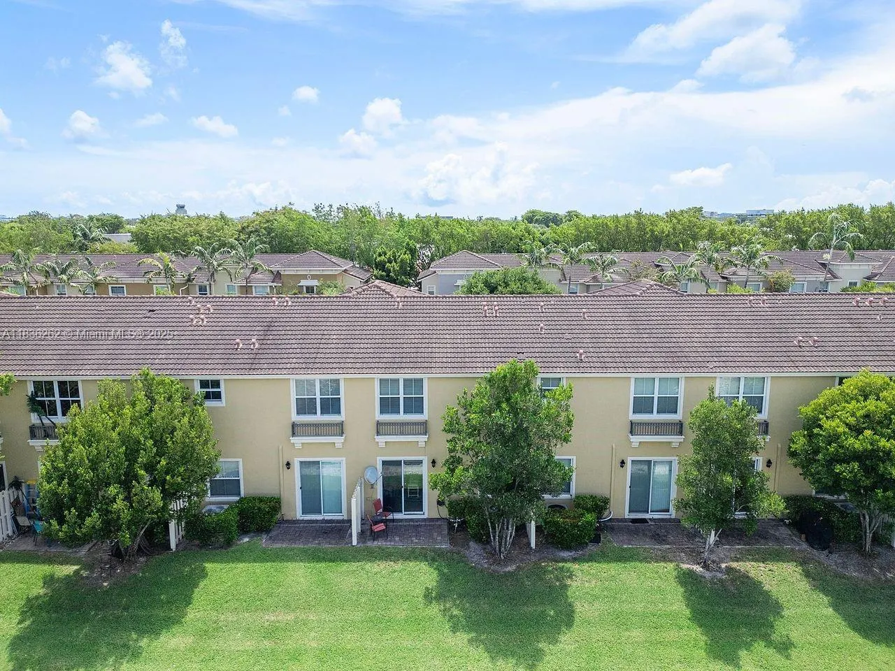 2851 W Prospect Rd, #1306