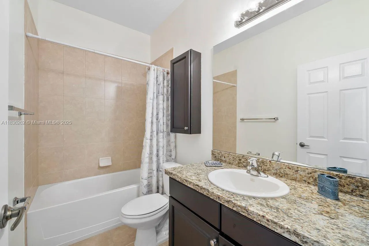 2851 W Prospect Rd, #1306