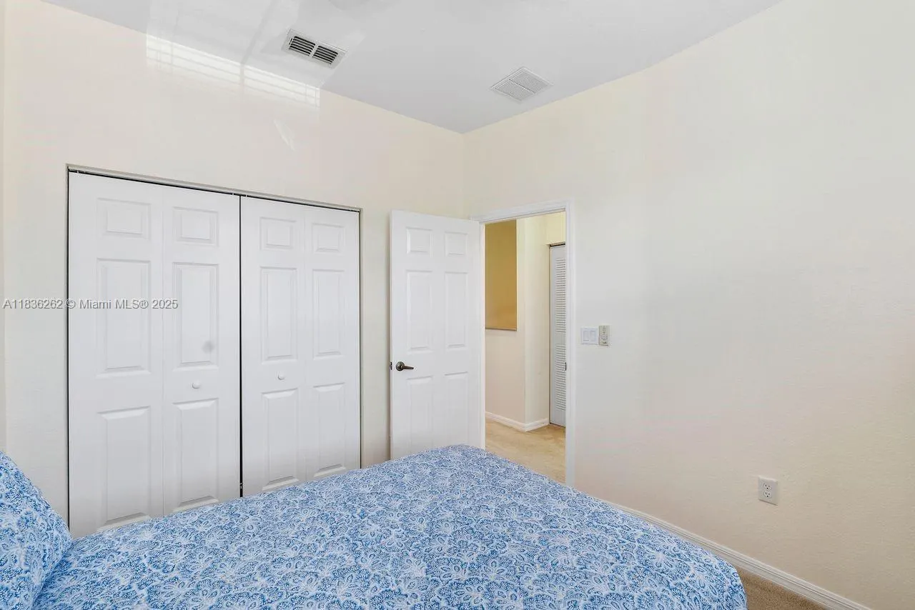 2851 W Prospect Rd, #1306