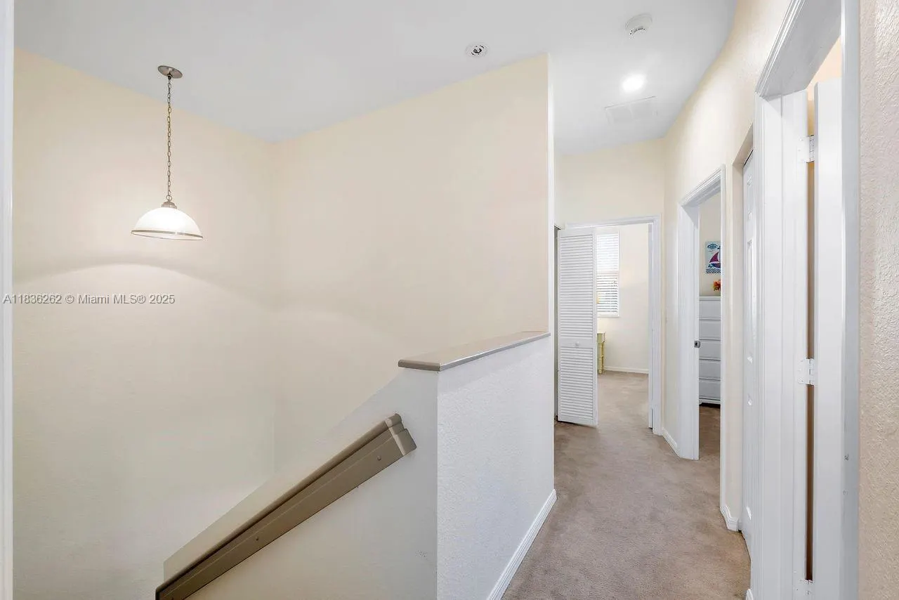 2851 W Prospect Rd, #1306