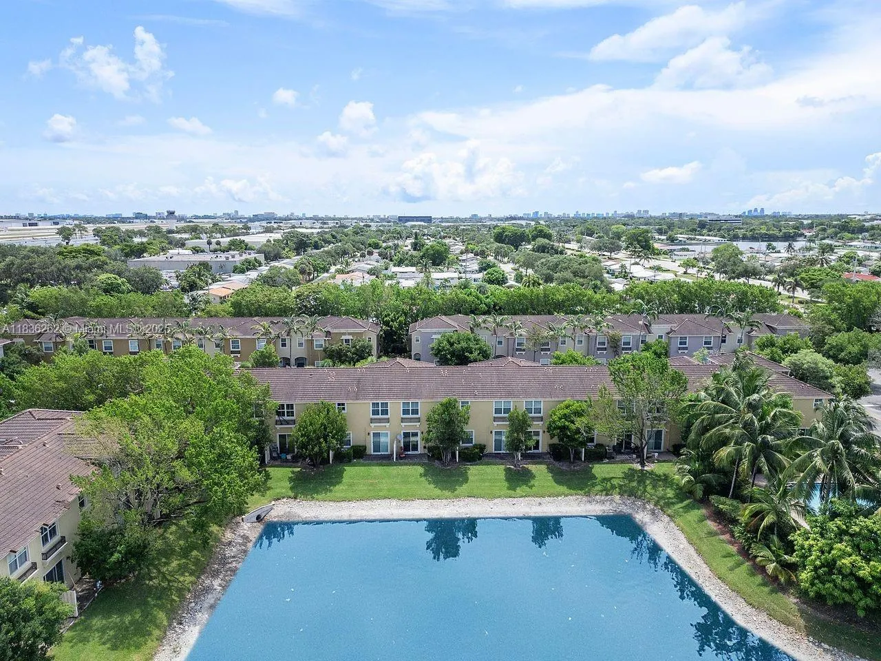 2851 W Prospect Rd, #1306