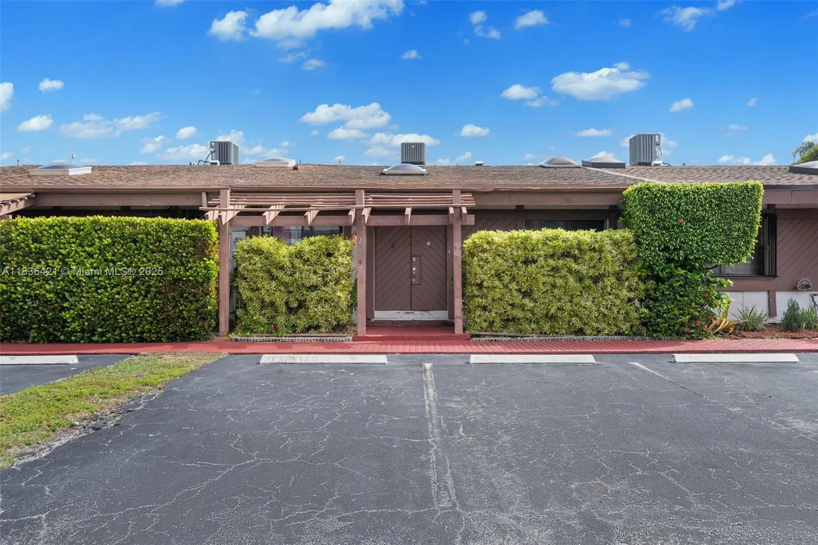 2679 parkview dr