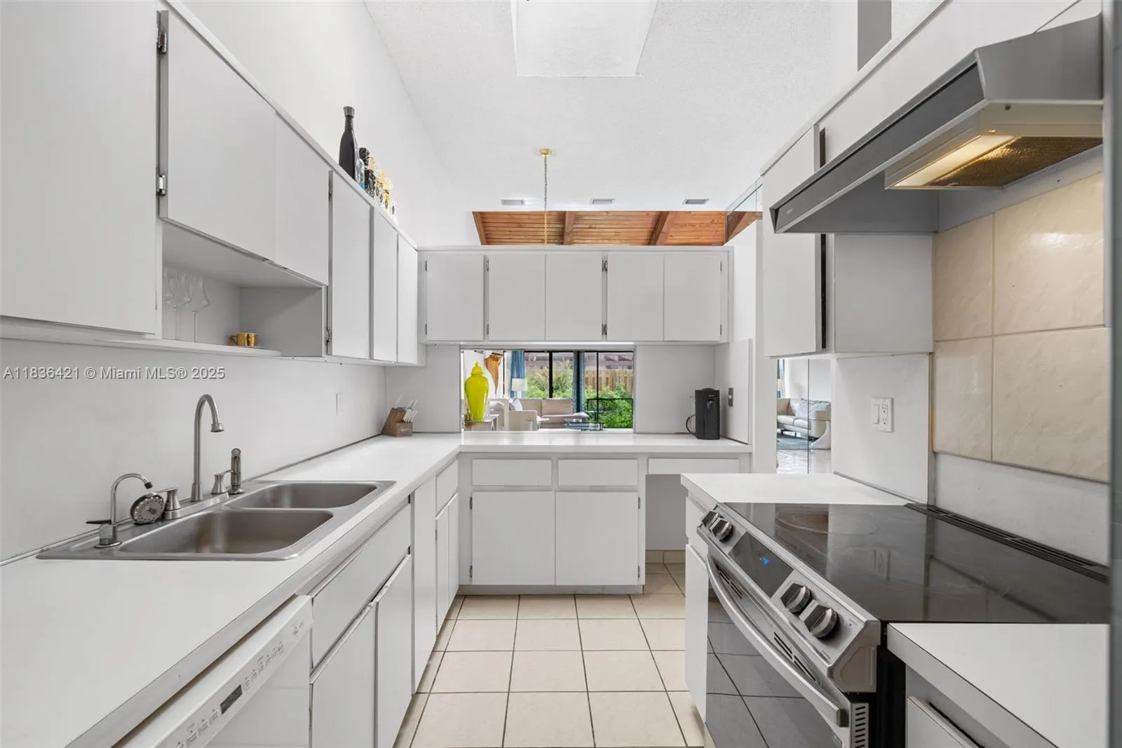 2679 parkview dr