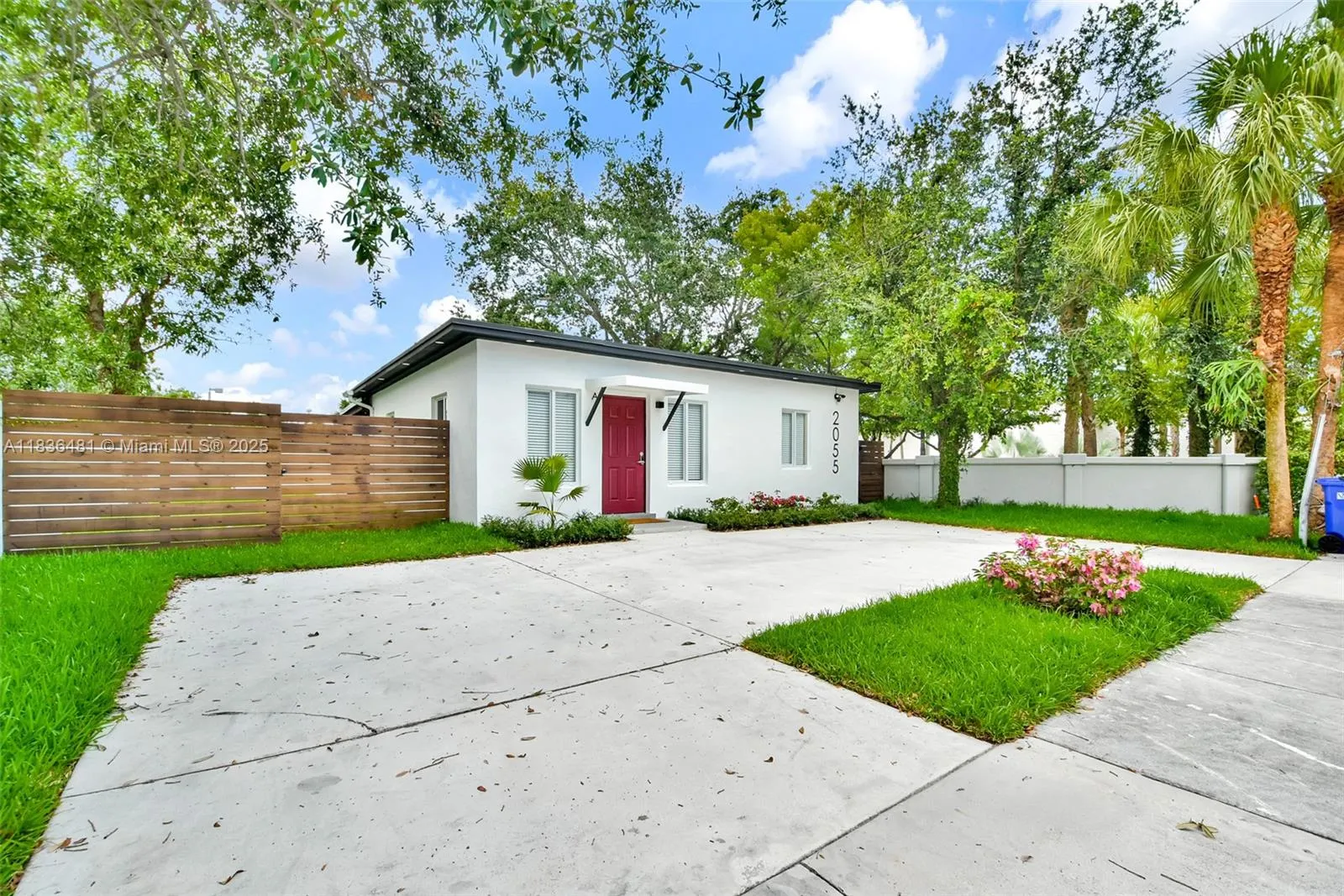 2055 NE 140th St