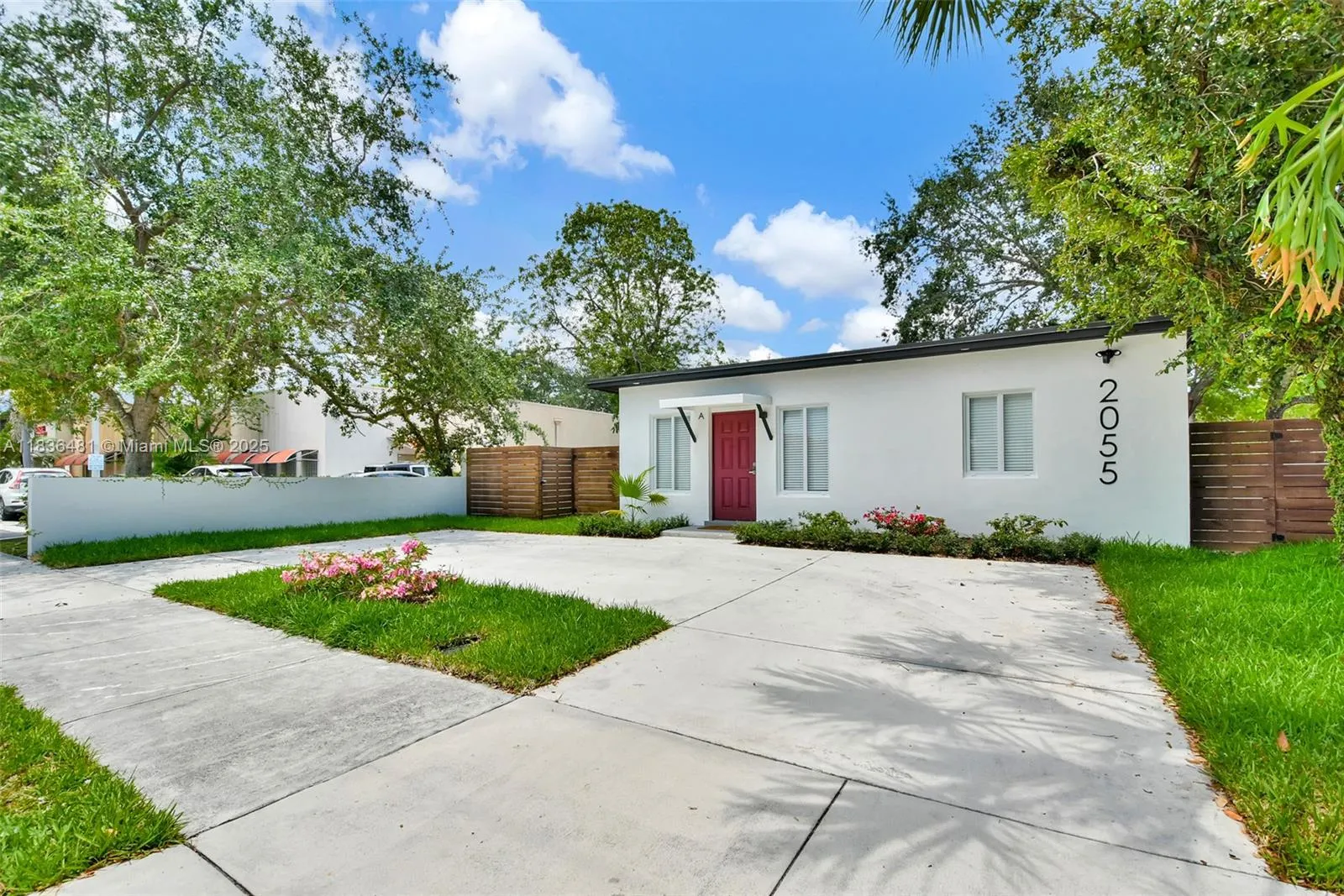 2055 NE 140th St