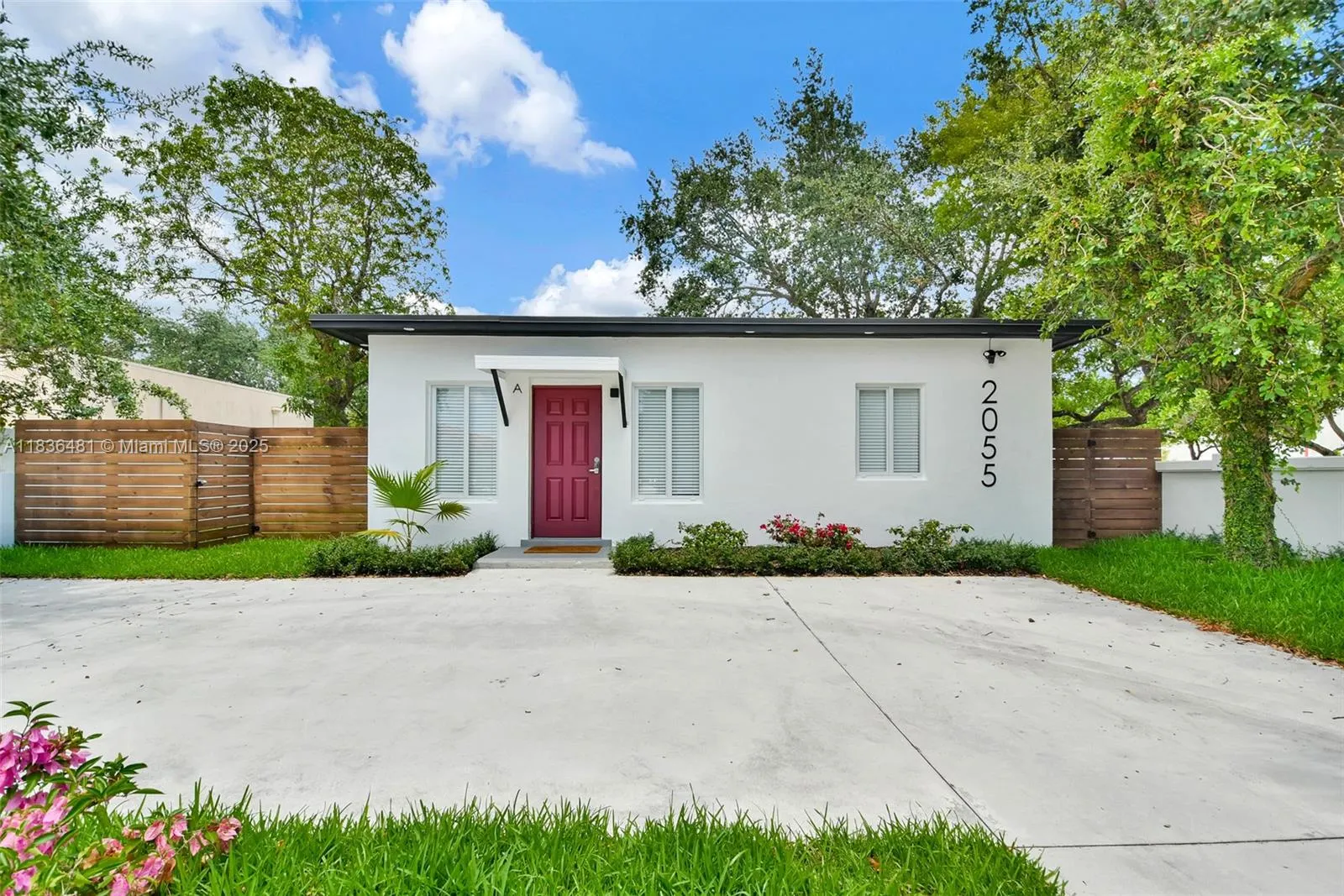 2055 NE 140th St