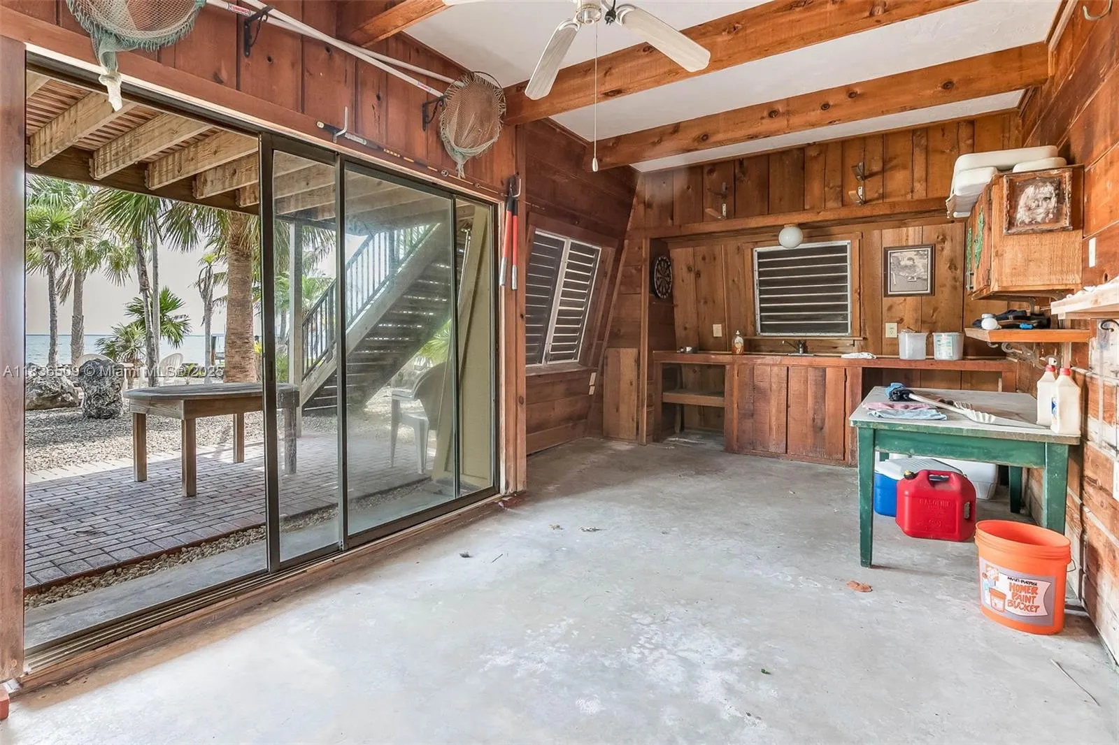794 Narragansett Ln