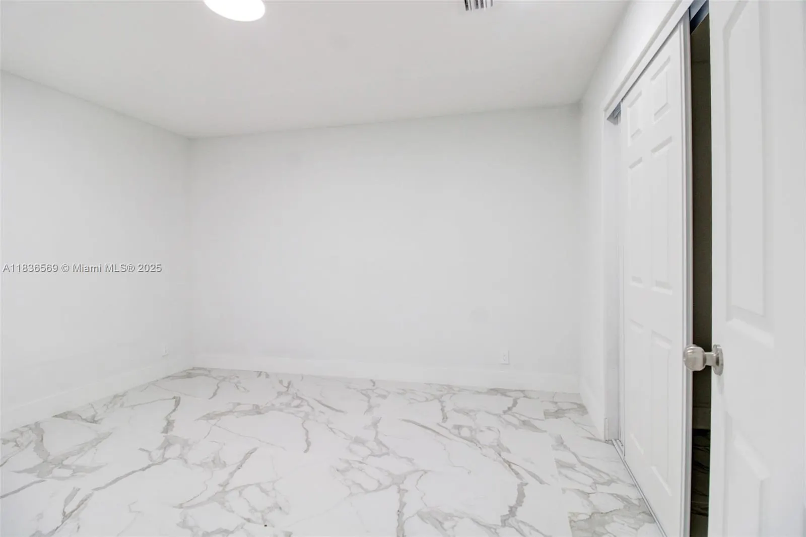 4808 Mango Dr