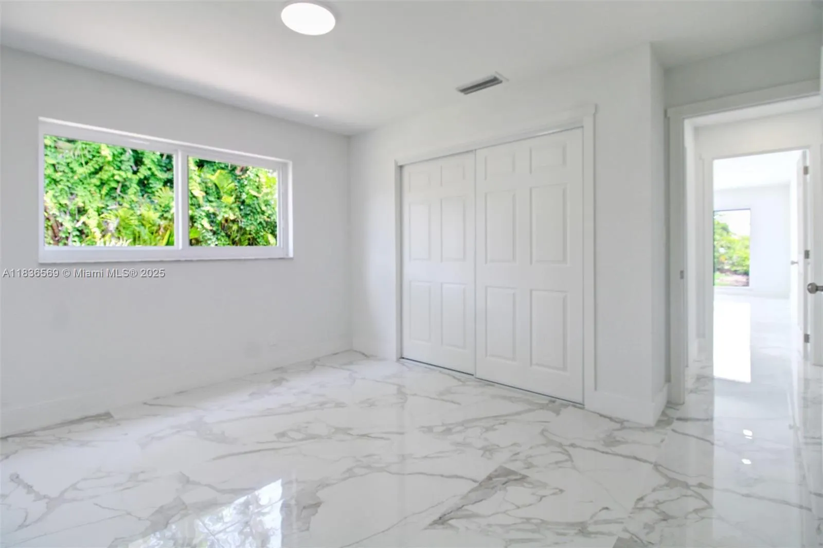 4808 Mango Dr