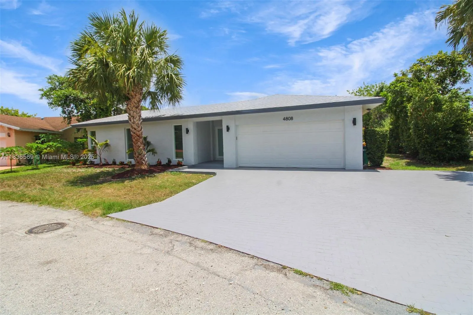4808 Mango Dr