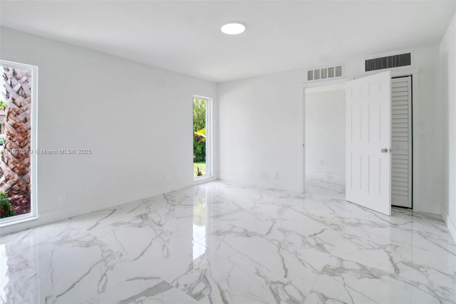 4808 Mango Dr