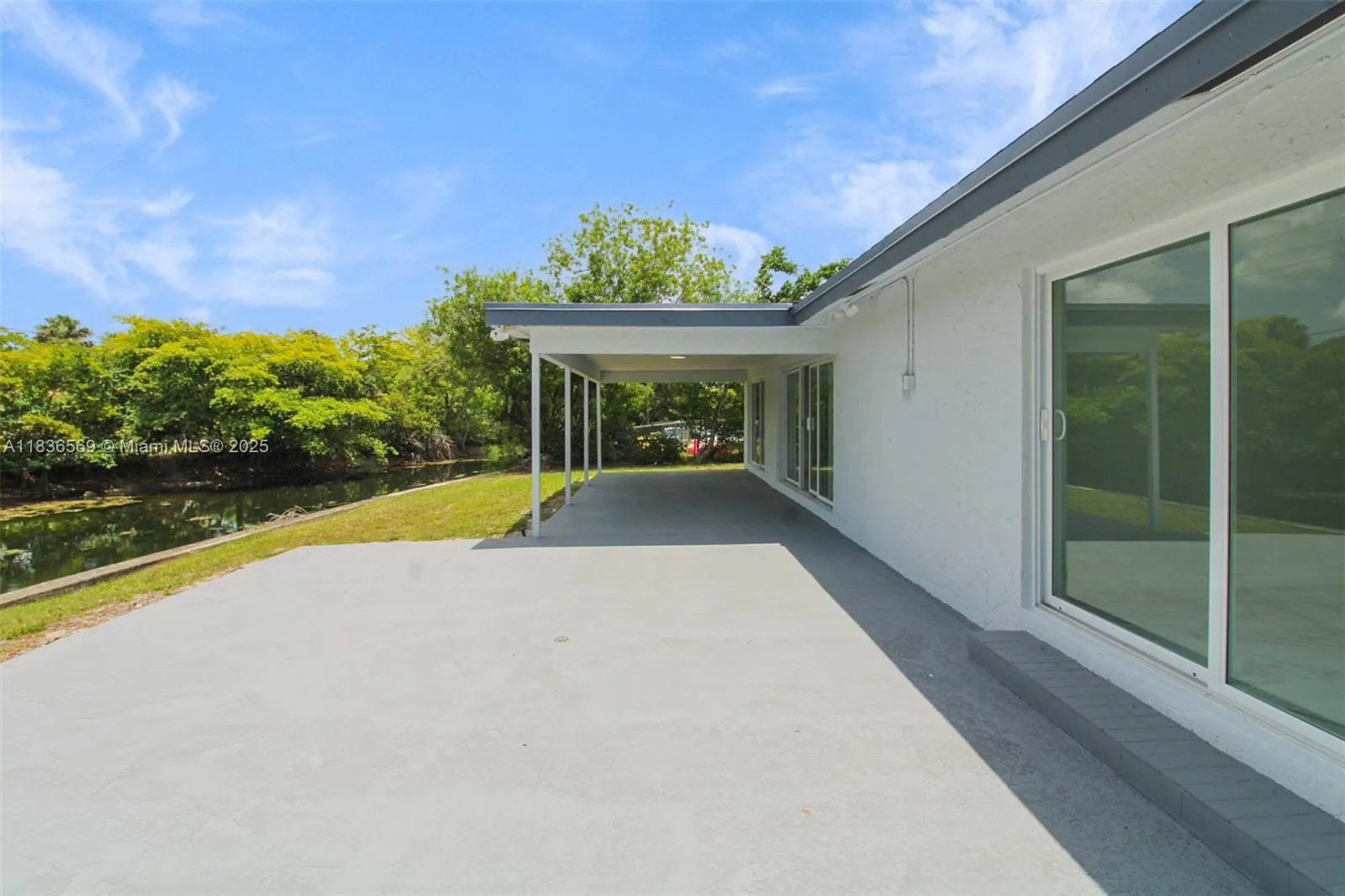 4808 Mango Dr