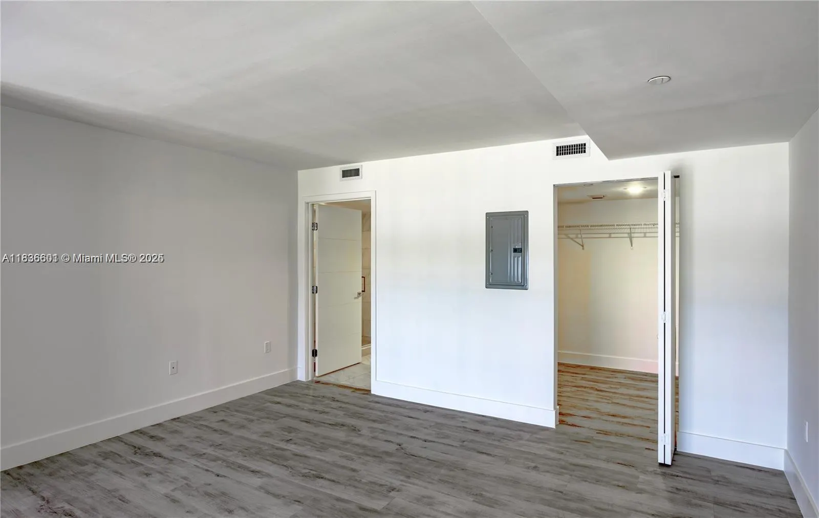 4400 Sunrise Blvd, #T-1