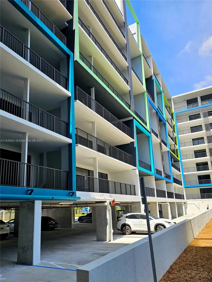 4400 Sunrise Blvd, #T-1