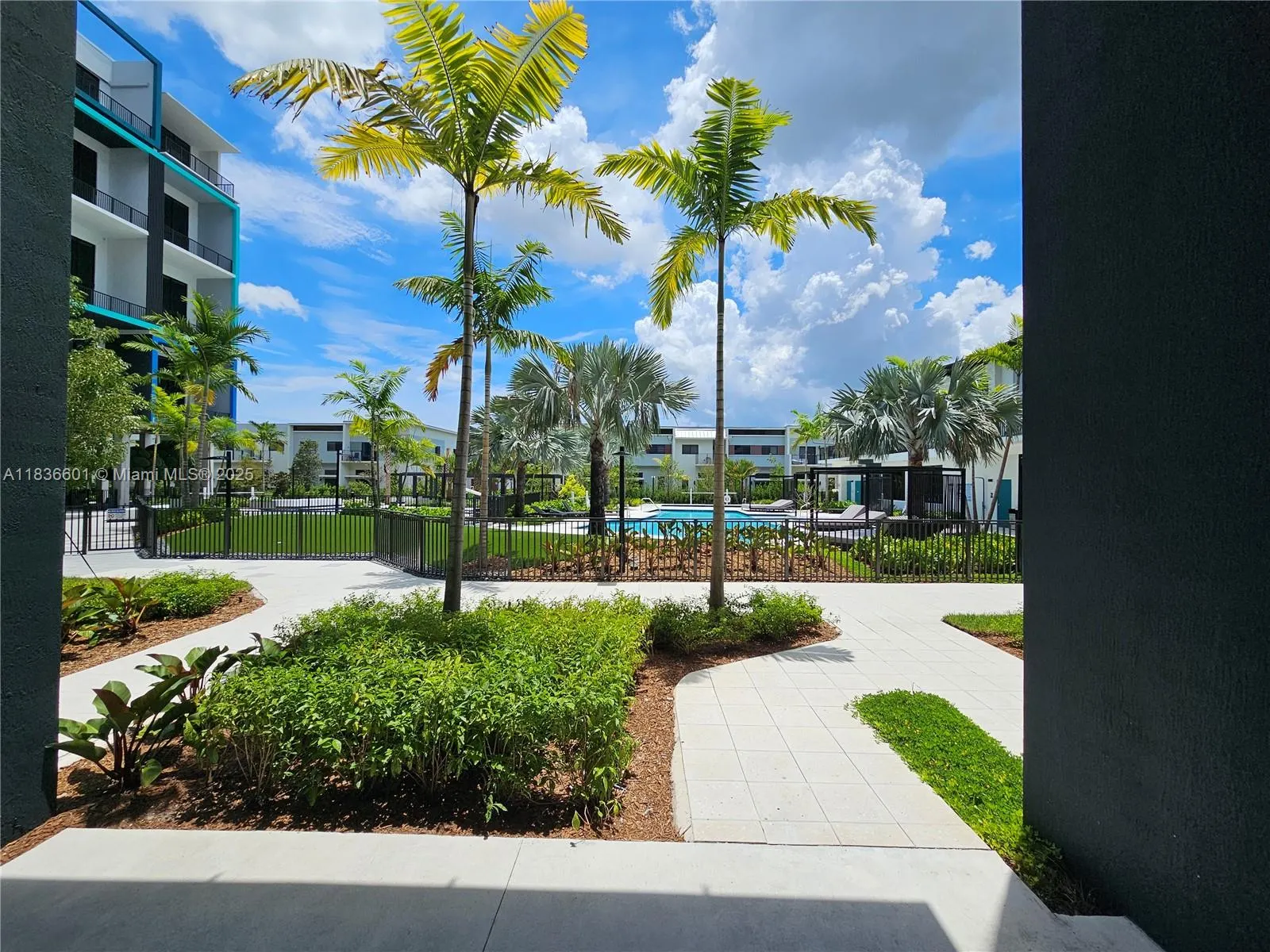 4400 Sunrise Blvd, #T-1