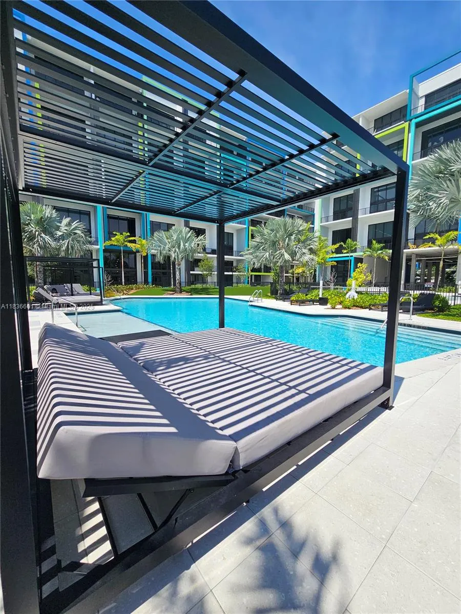 4400 Sunrise Blvd, #T-1
