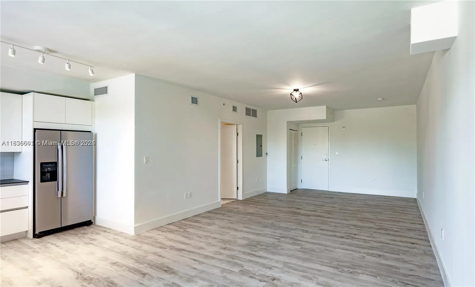 4400 Sunrise Blvd, #T-1
