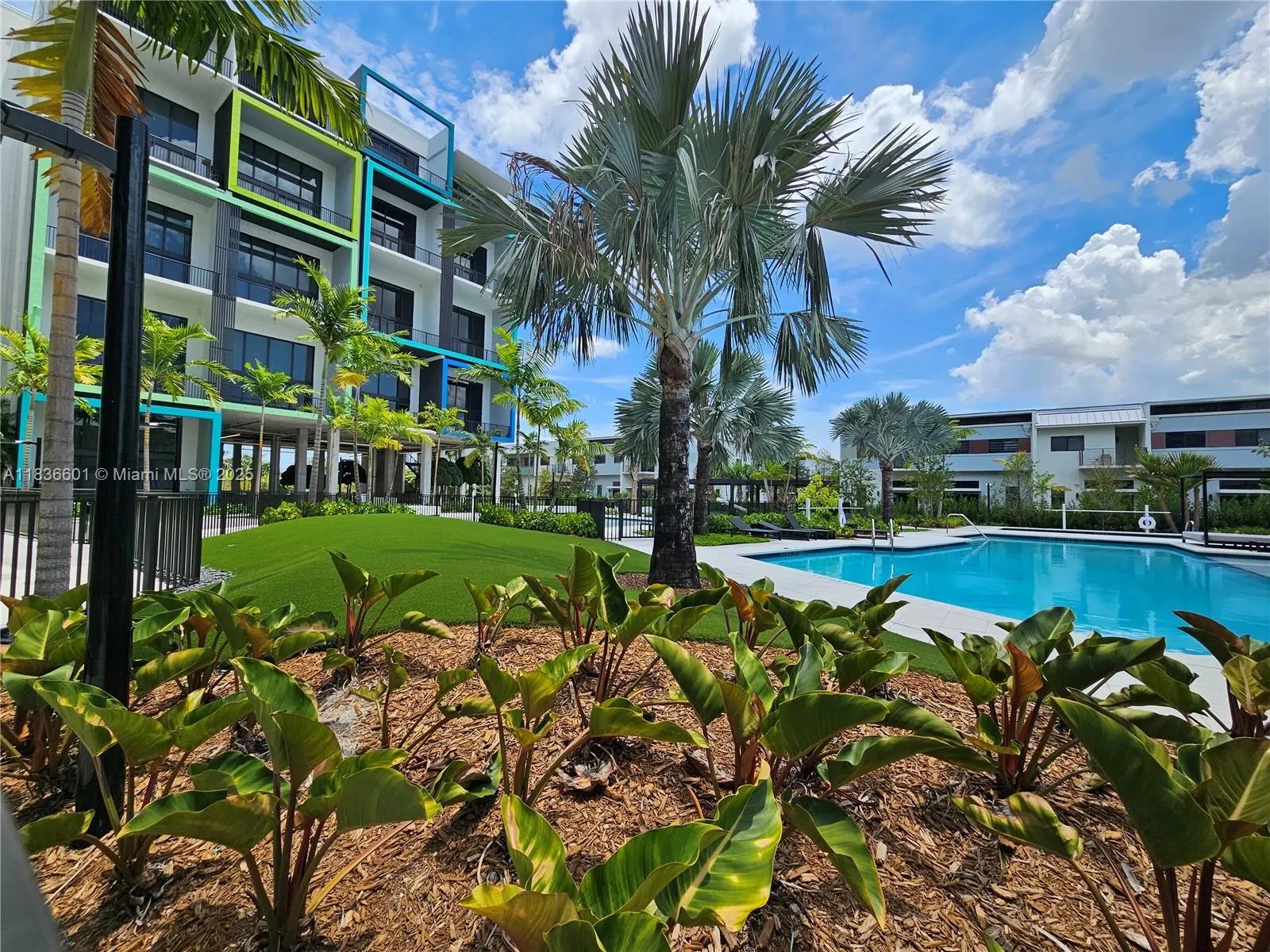 4400 Sunrise Blvd, #T-1