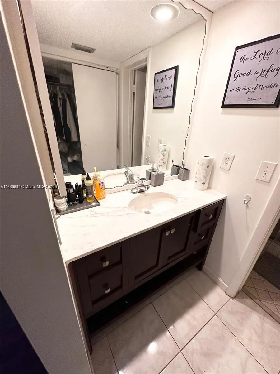 8082 NW 15th Mnr, #8082