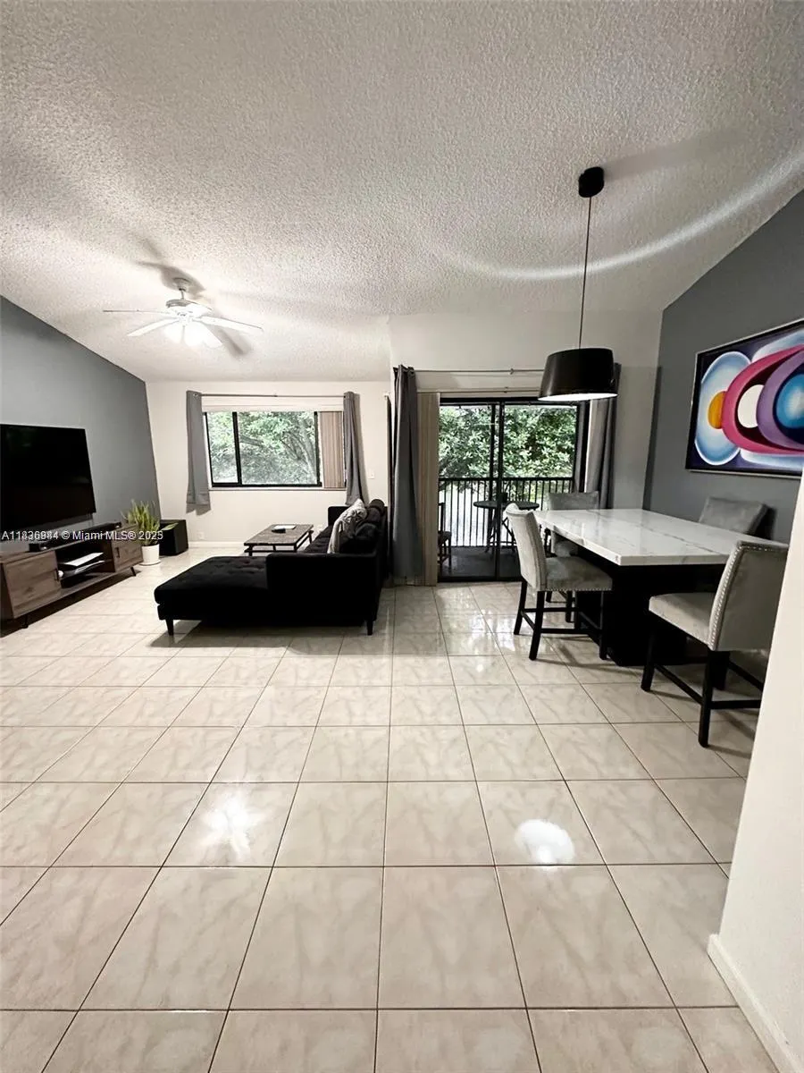 8082 NW 15th Mnr, #8082