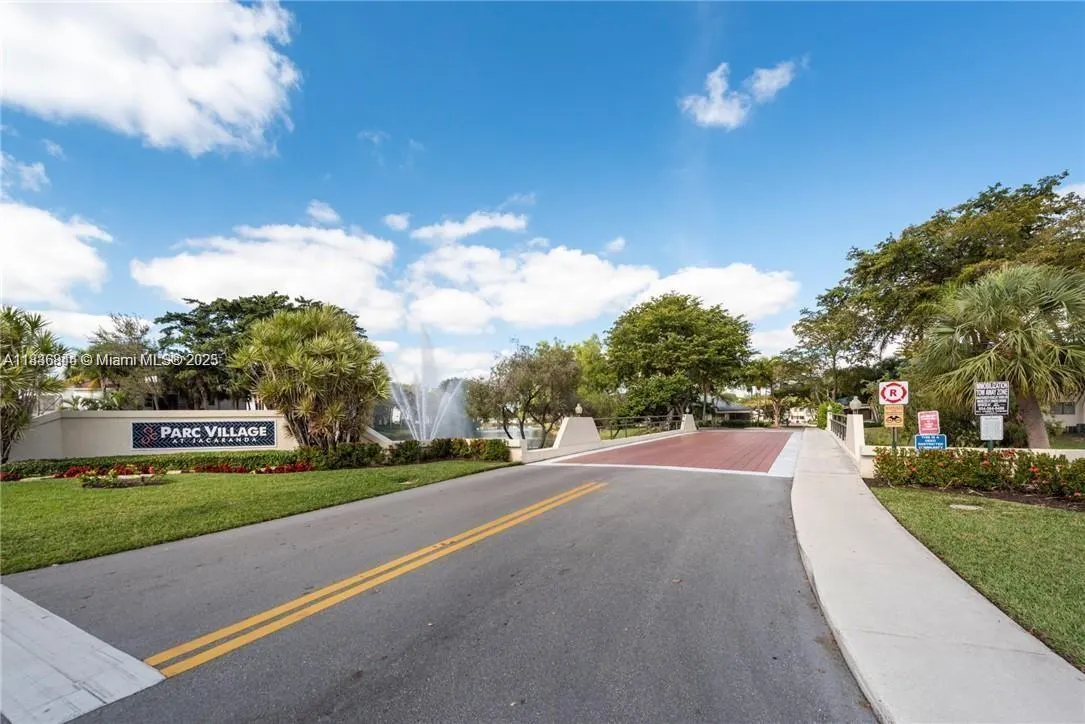 8082 NW 15th Mnr, #8082