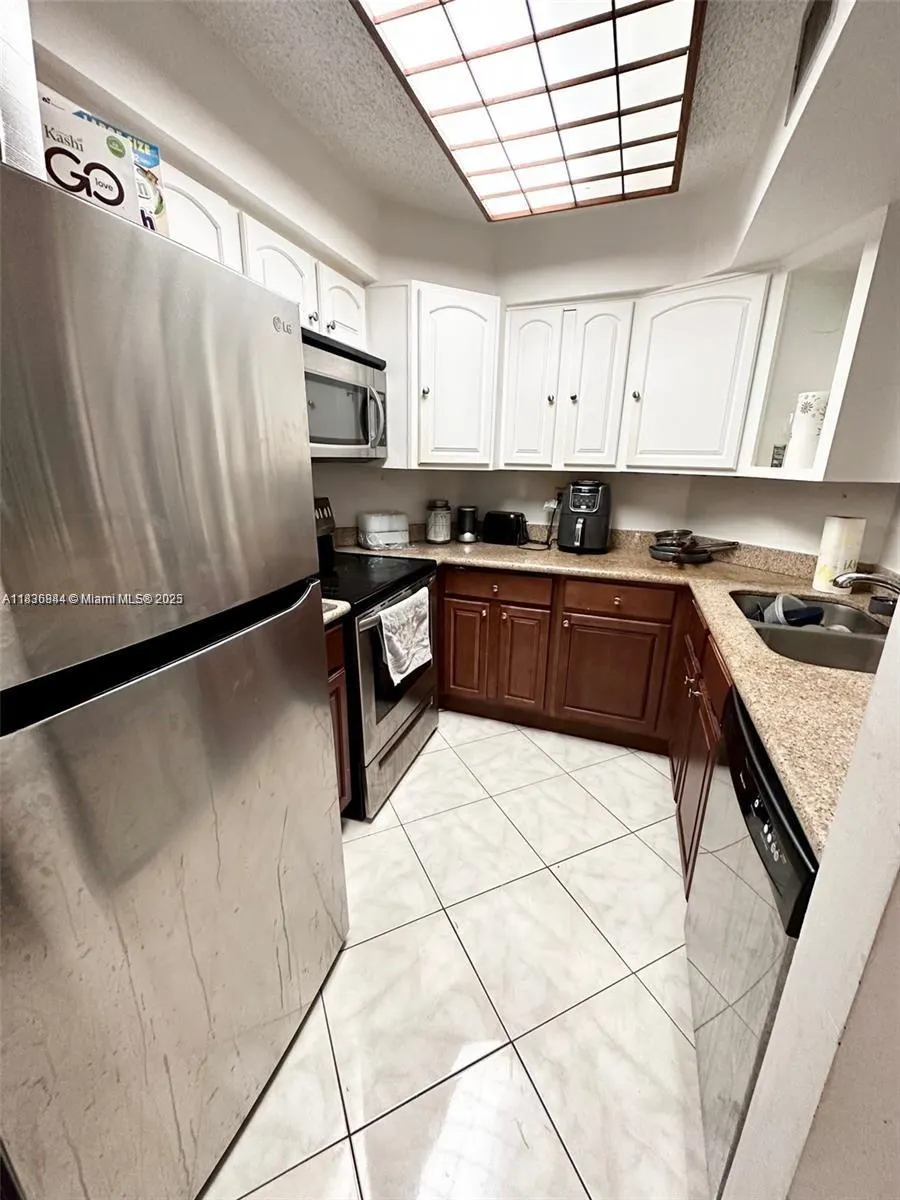 8082 NW 15th Mnr, #8082