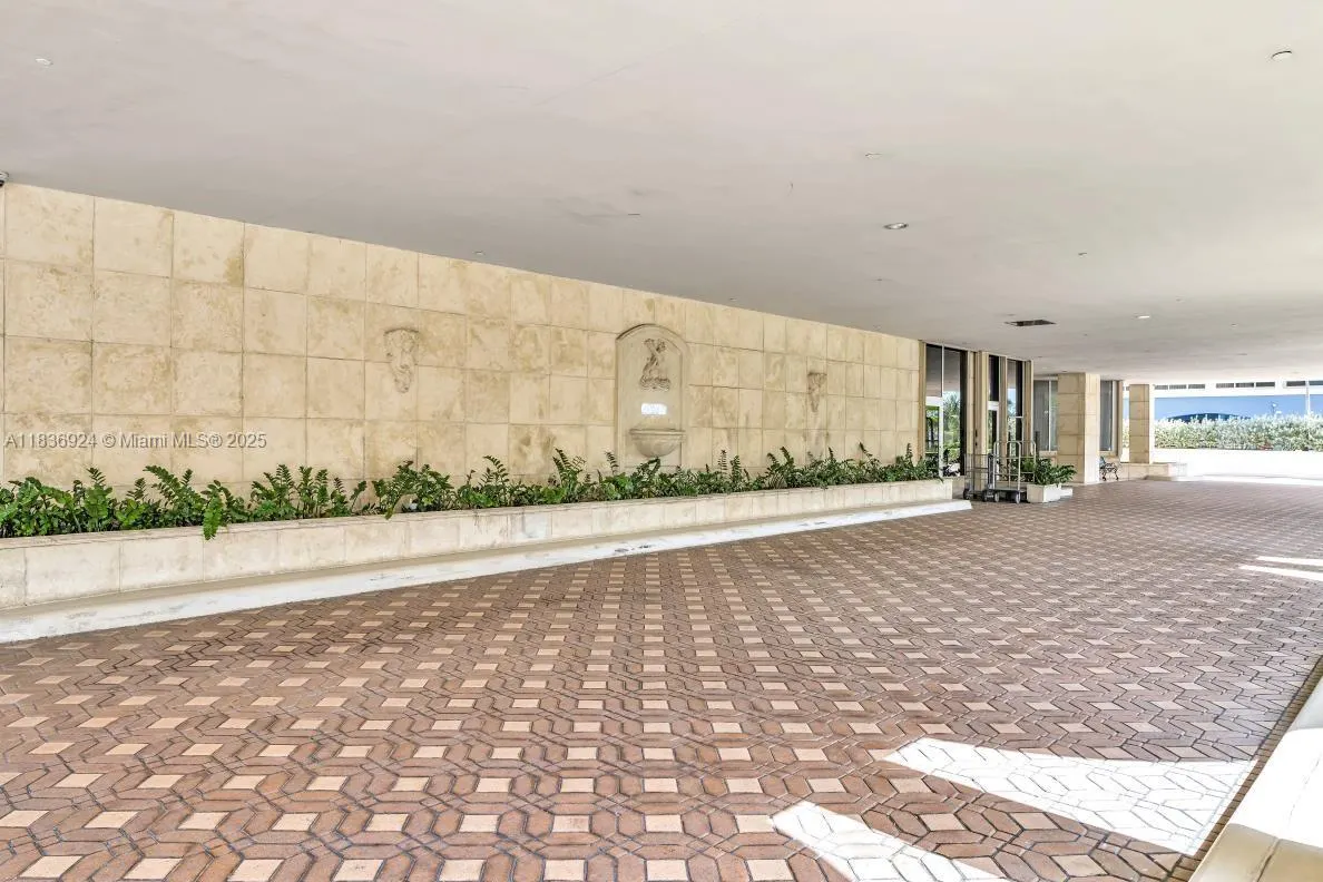 8855 E Collins Ave, #2F