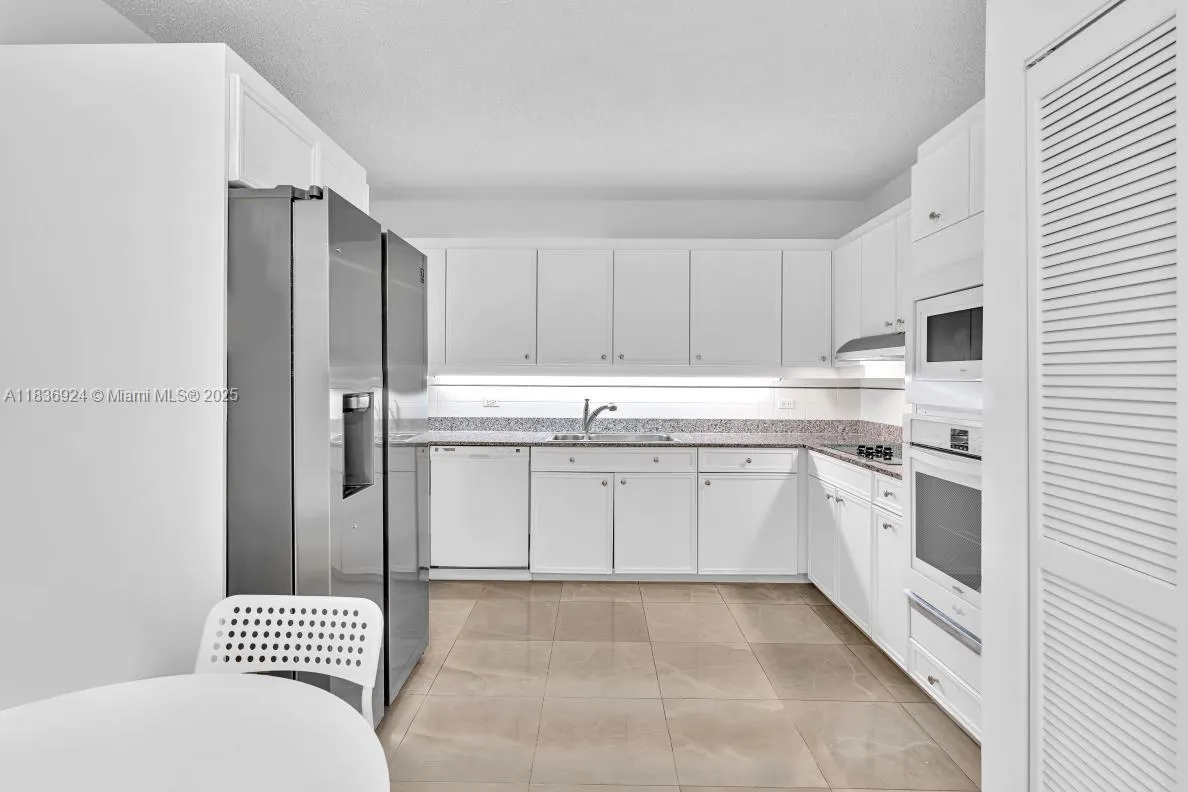 8855 E Collins Ave, #2F