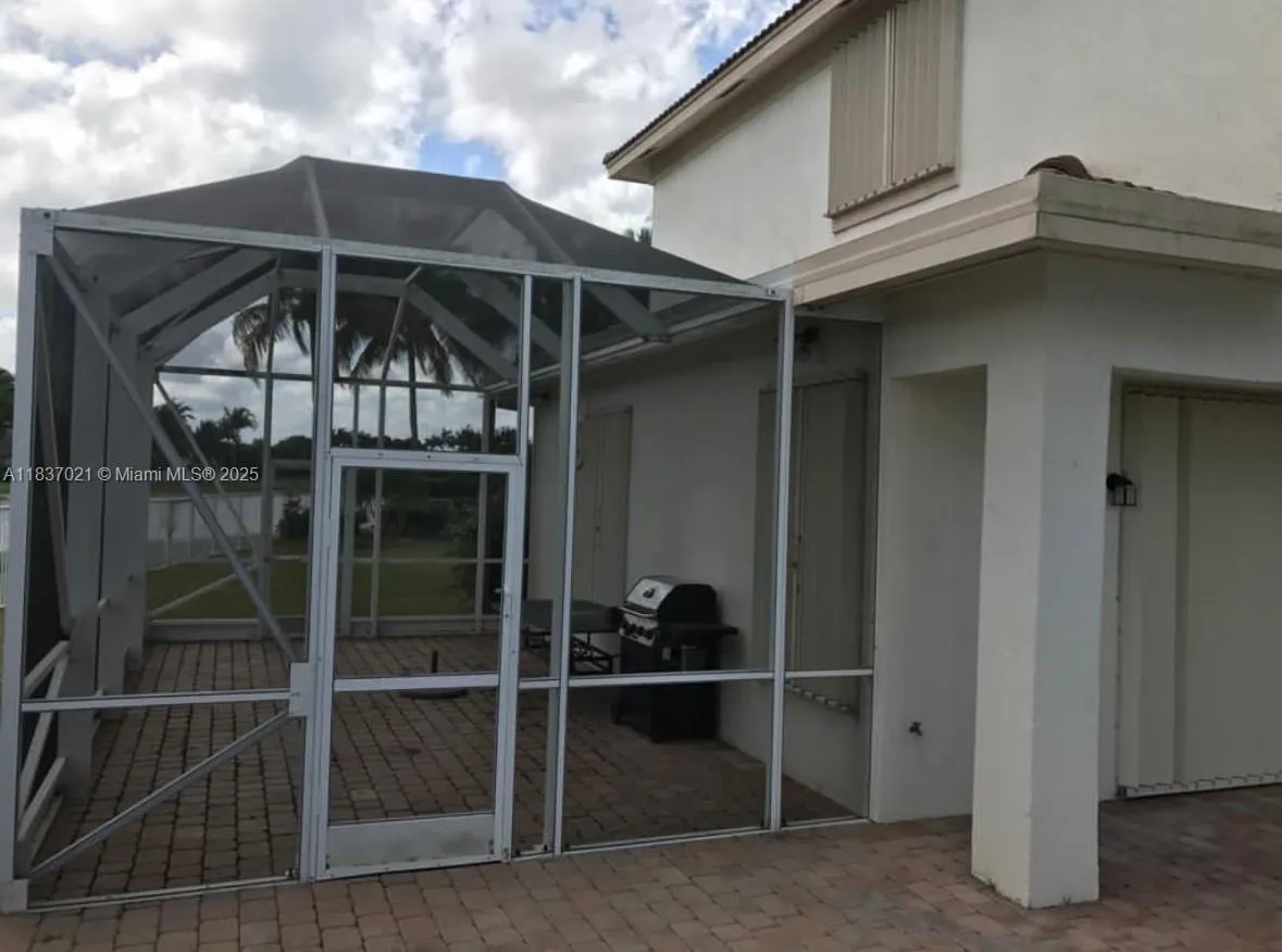 934 Gulfstream Ct