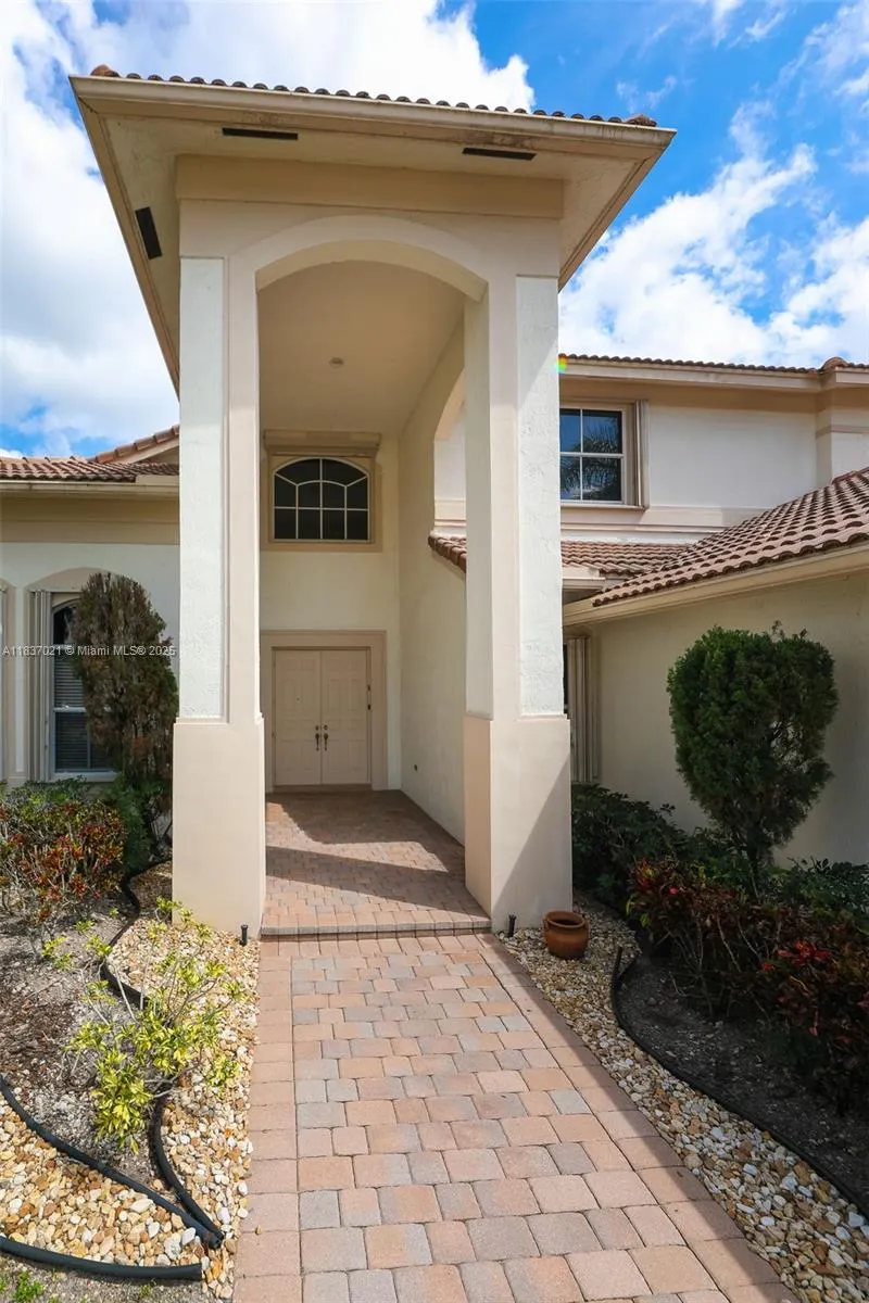 934 Gulfstream Ct
